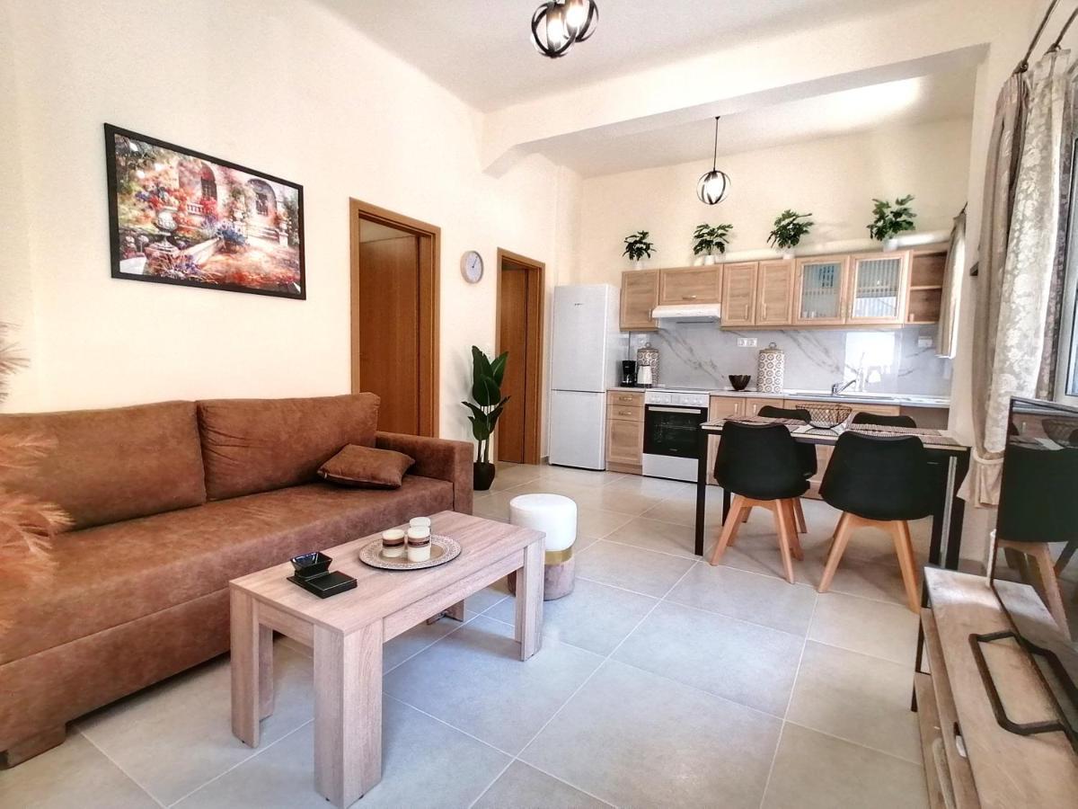 Alex Apartment, Cozy Place In Center Heraklion (Crete)